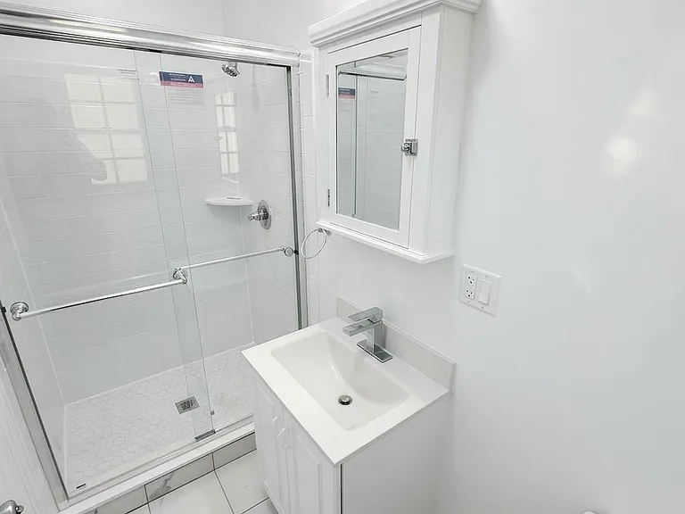 52 Manor Rd #C9 — Photo 9