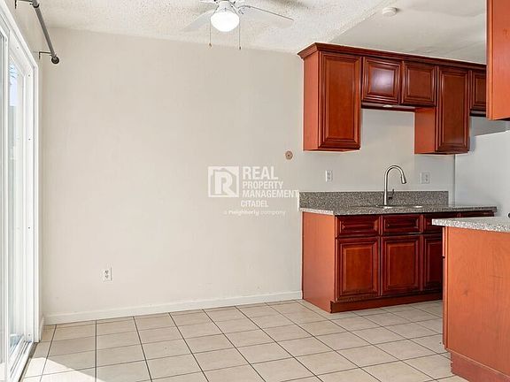 5th image of 3009 Canyon Crest Dr APT A