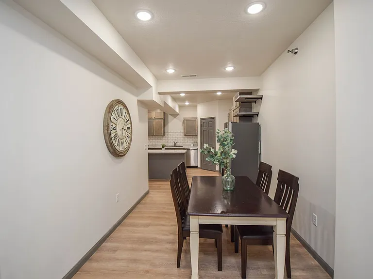 7446 S Louise Ave #101 — Photo 8