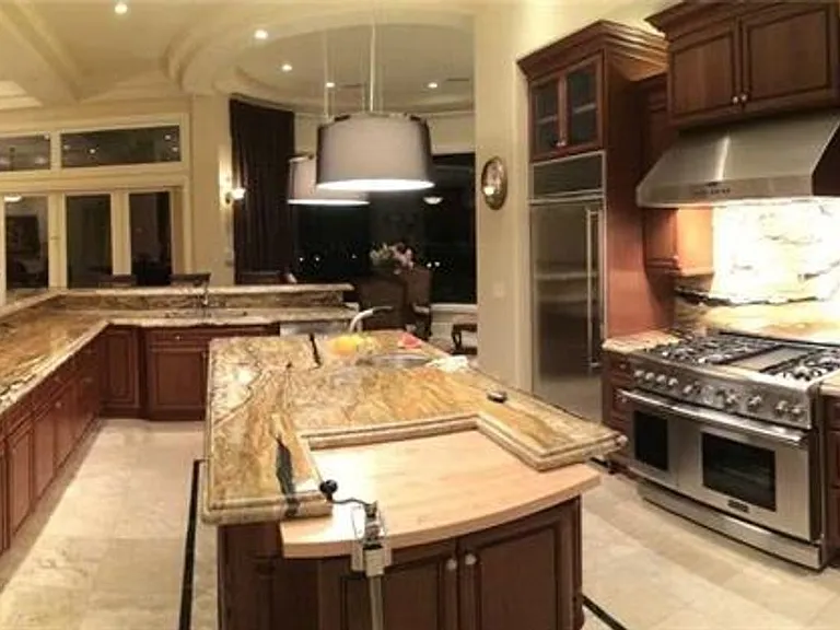 8741 Newport Isle Ct — Photo 5