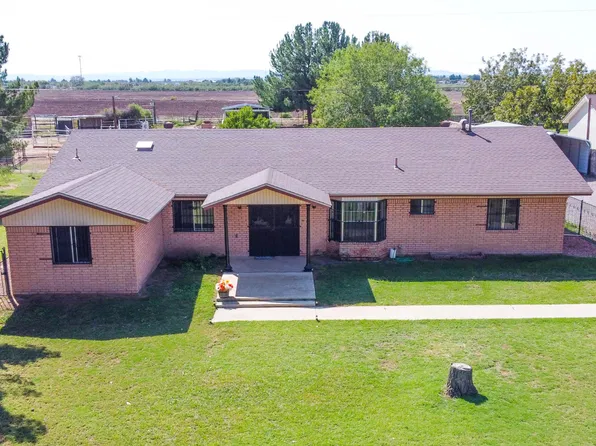 454 Rancho Viejo Dr, Socorro, TX 79927