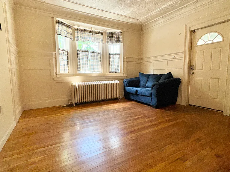 37 Courtland St #C — Photo 4