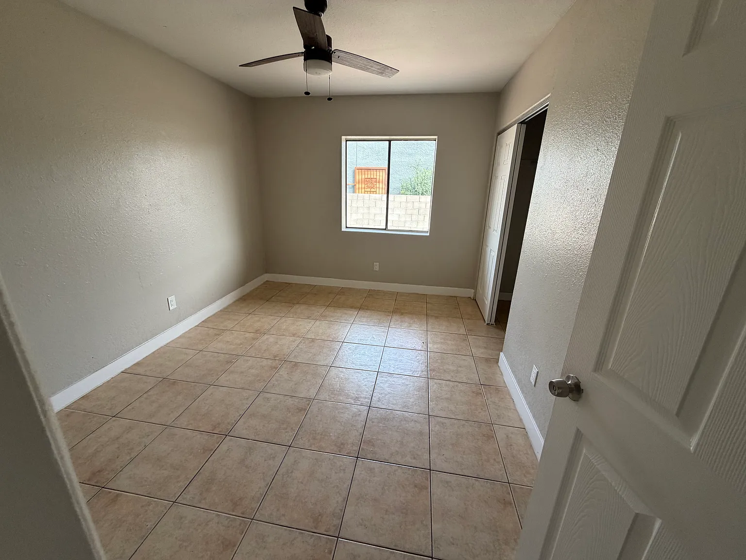 3 bed, 1434 sqft, $1,700 — Photo 4