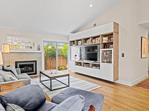 3rd image of 287 Hummingbird Court