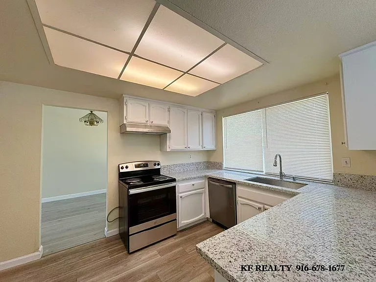 8030 Deer Water Dr — Photo 4