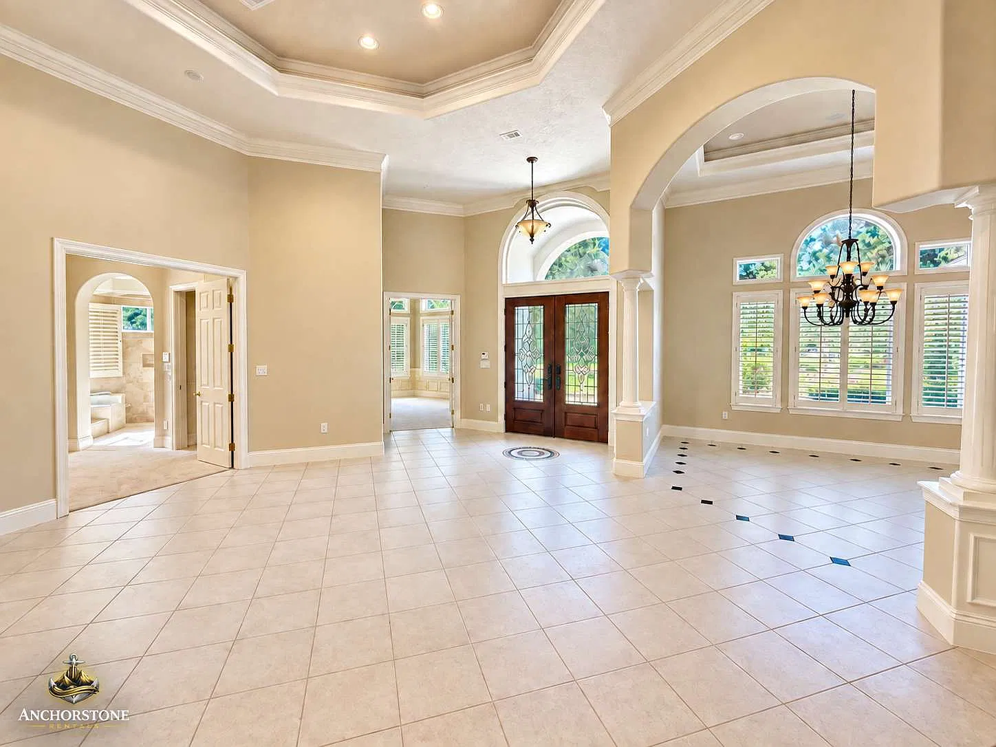 3 bed, 3.0 bath, 3158 sqft, $5,200 — Photo 2