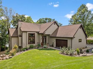W10725 Wildwood Way, Poynette, WI 53955