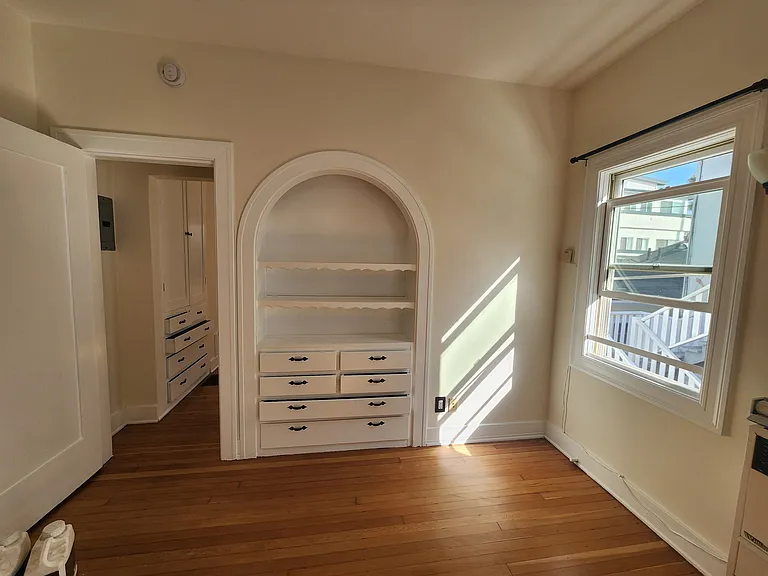 2215 Ocean Ave — Photo 6