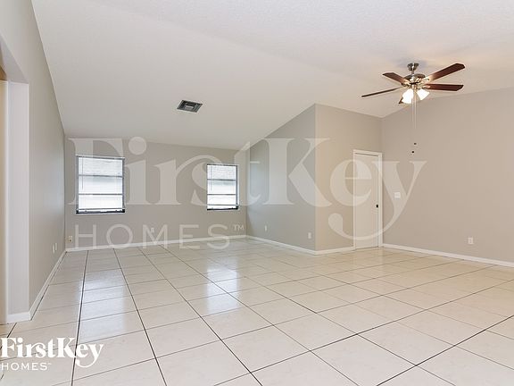 5th image of 620 SE 29th St