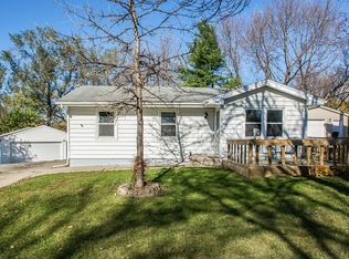 1814 Glenwood Cir, Des Moines, IA 50320