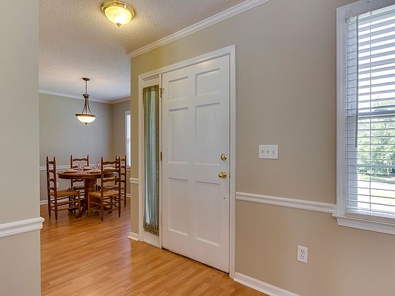 3rd image of 400 Mirinda Ln