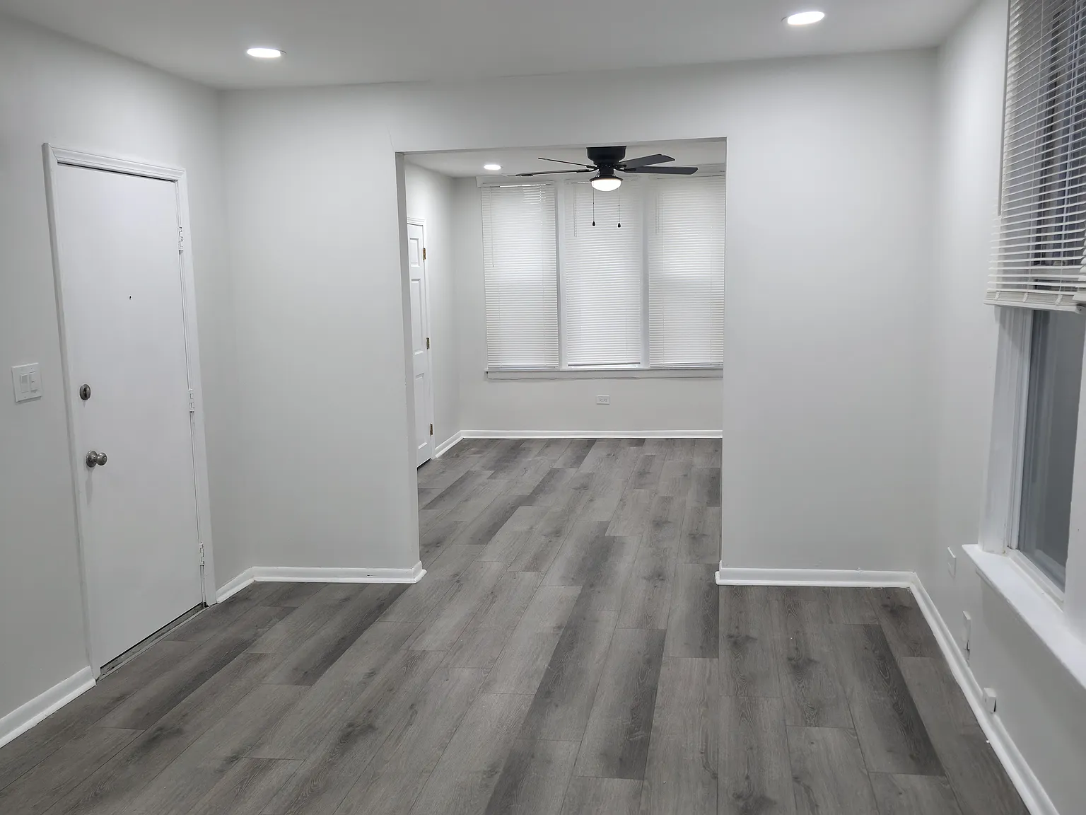 1726 N Sawyer Ave — Photo 3