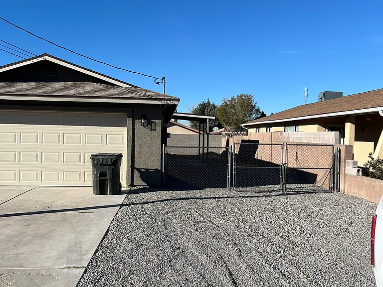 1937 Robinson Ave — Photo 9
