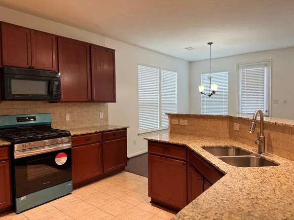 3403 Braddock Ln, Manvel, TX 77578