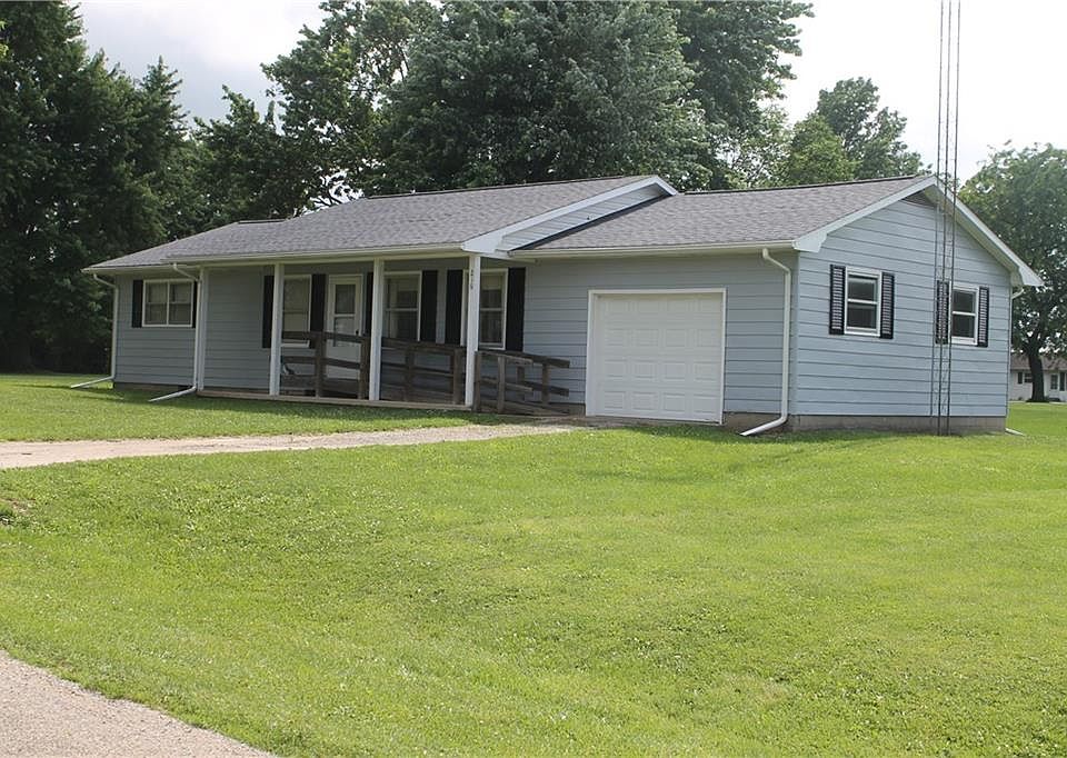 2nd image of 216 8th St
