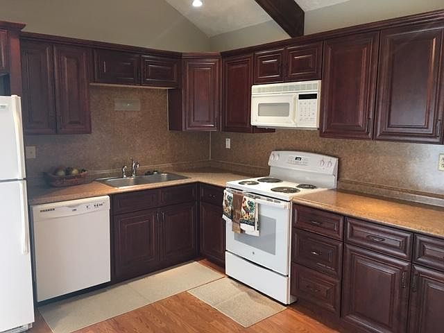 1st image of 15023 Chicago Cir