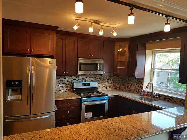 25 Jefferson St #3G — Photo 6
