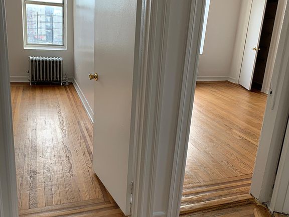 2nd image of 615 Pelham Pkwy N #55J