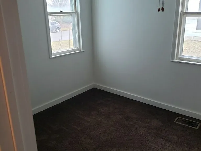 1426 W Euclid Ave — Photo 6
