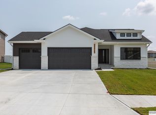 11709 S 119th Ave, Papillion, NE 68046
