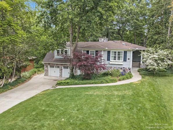 9 E Heatheridge Ave, Ann Arbor, MI 48104