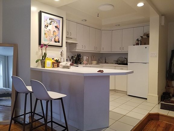 4th image of 236 Henry St #1A
