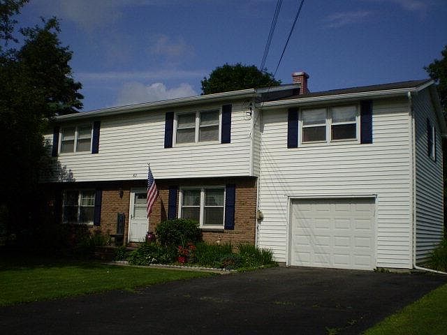 1st image of 62 Pine Cir