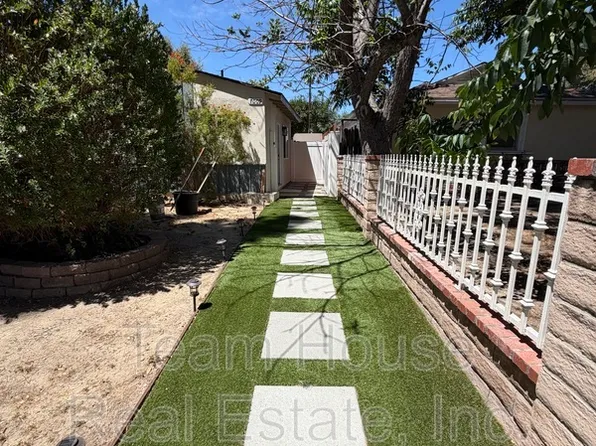 7009 Comanche Ave, Winnetka, CA 91306
