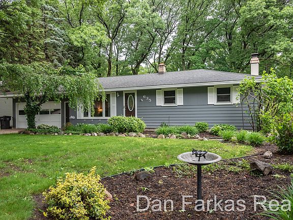 2nd image of 635 Pineview Dr