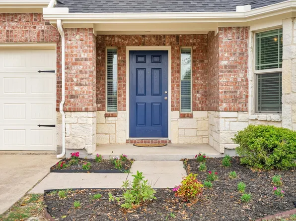 221 Bear Trl, Waxahachie, TX 75165