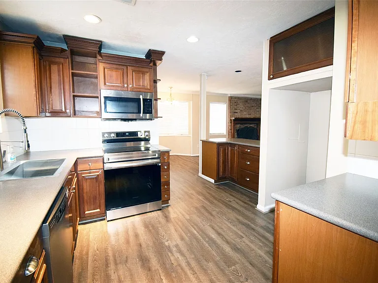 1806 Cedarwood Ct — Photo 24