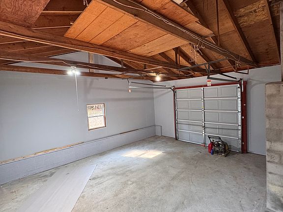 4th image of 208 Christian Hill Rd