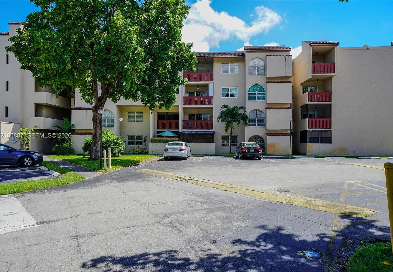 The Prado Condo — Photo 2