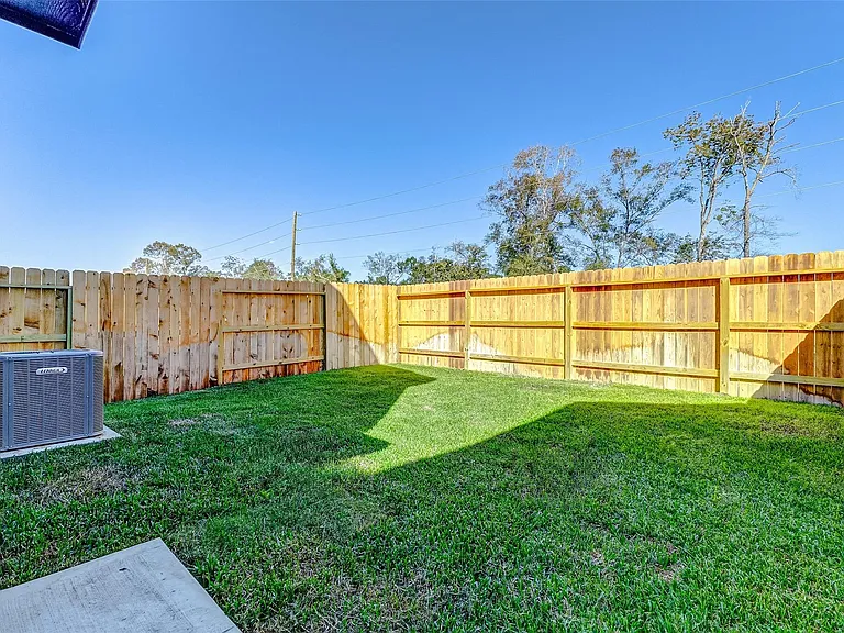 21438 Carosella Dr — Photo 31