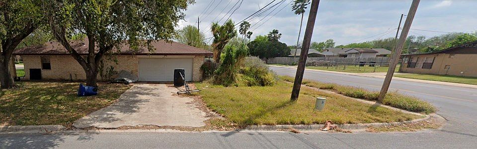 2nd image of 2505 Esperanza Ln
