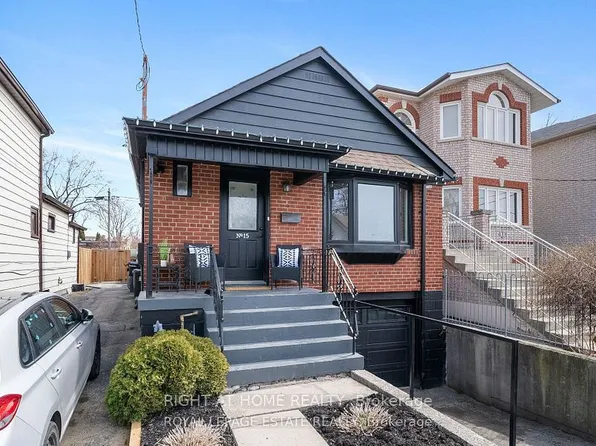 15 August Ave, Toronto, ON M1L 3M8