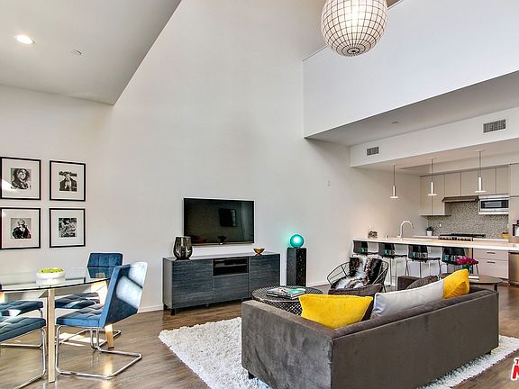4th image of 1342 N Hayworth Ave APT 102