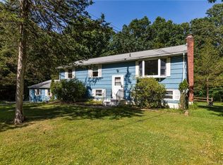 1 Barnard Dr, Danbury, CT 06810