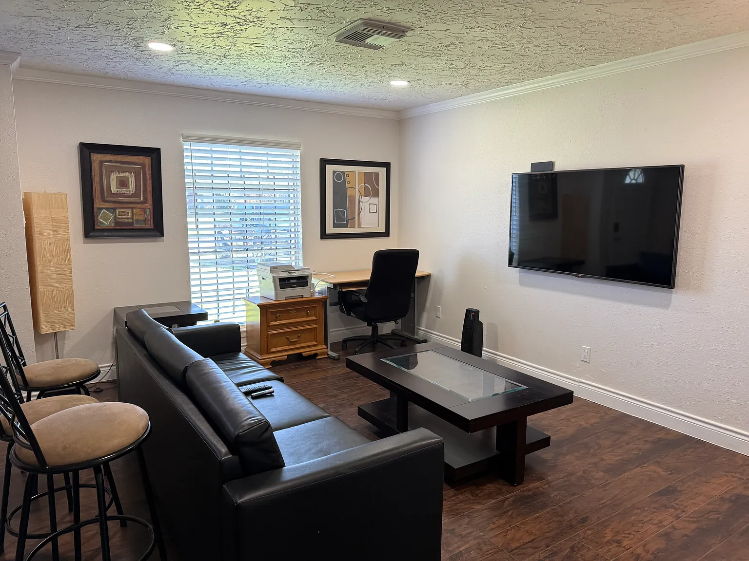 3 bed, 1400 sqft, $1,875 — Photo 2