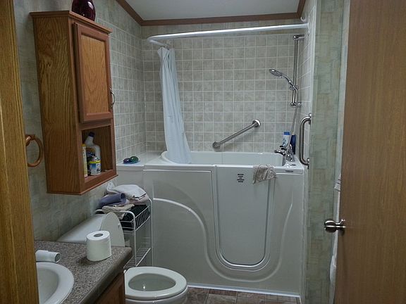 5th image of 8700 Leyte St NE