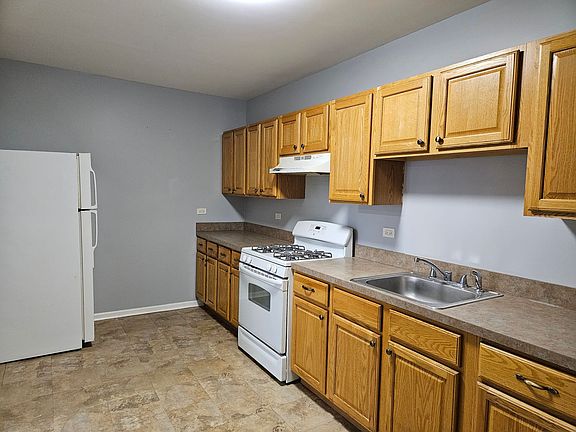 4th image of 7950 Ogden Ave #7946-1