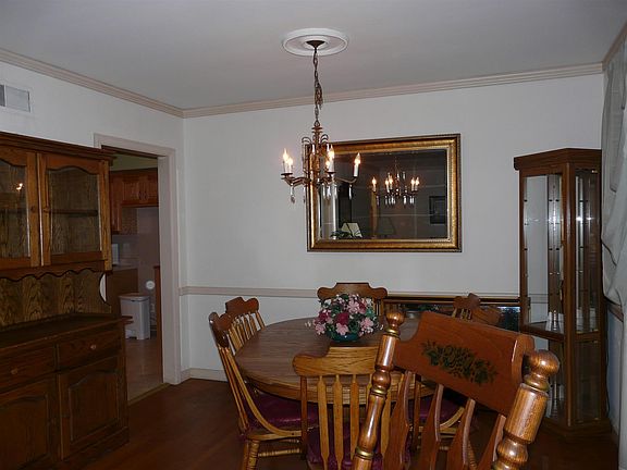 4th image of 493 Brentlawn Dr