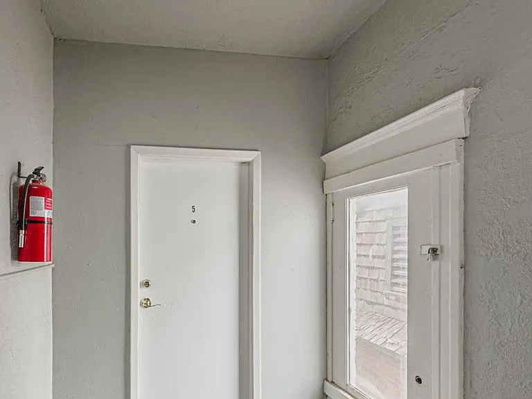 809 N Virginia St — Photo 5