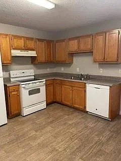 3 bed, 1.5 bath, 1274 sqft, $1,400 — Photo 4