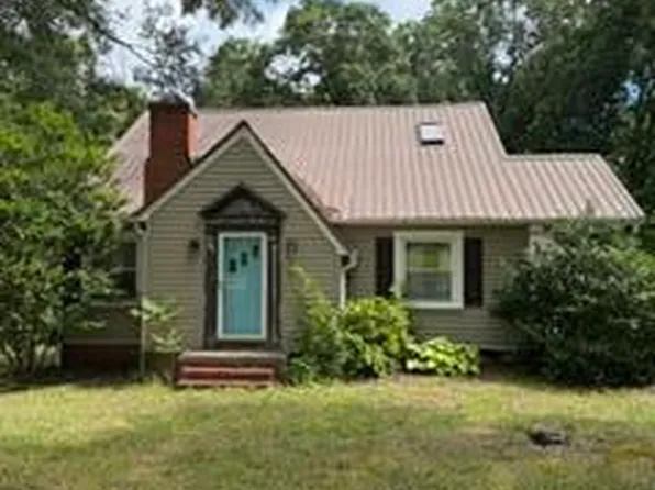 949 Oxford Rd, Roxboro, NC 27573