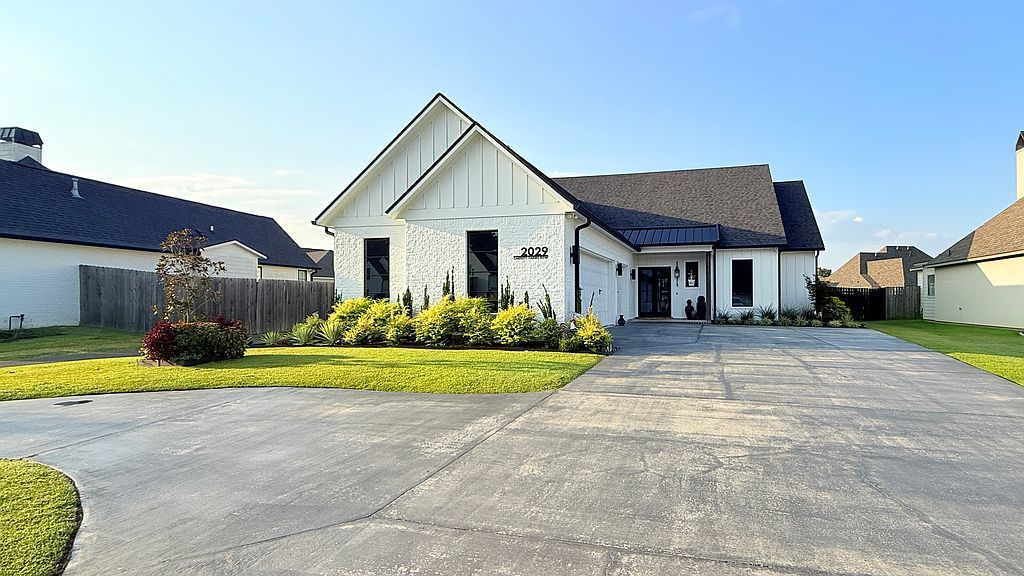 2029 Garrett Farms Row - Property Image