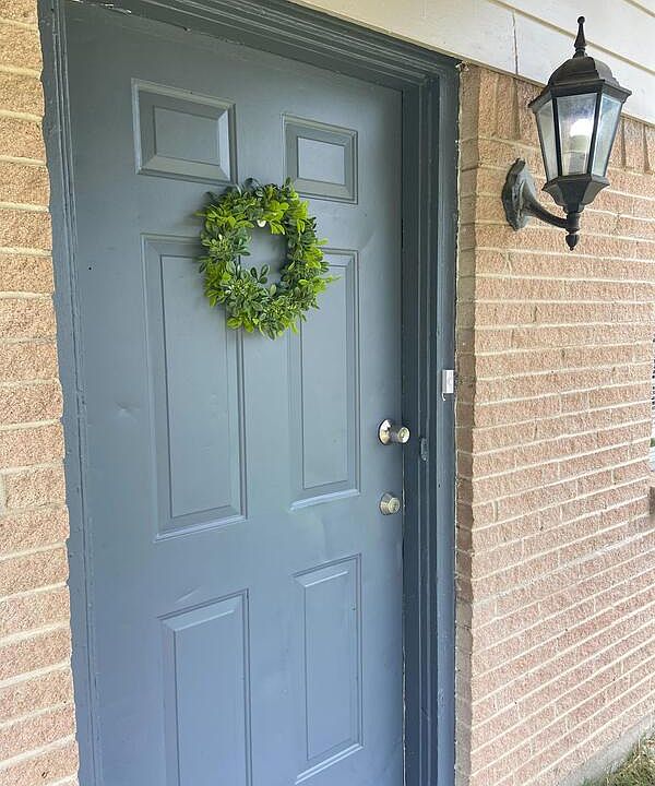 1st image of 301 Carolyn Dr