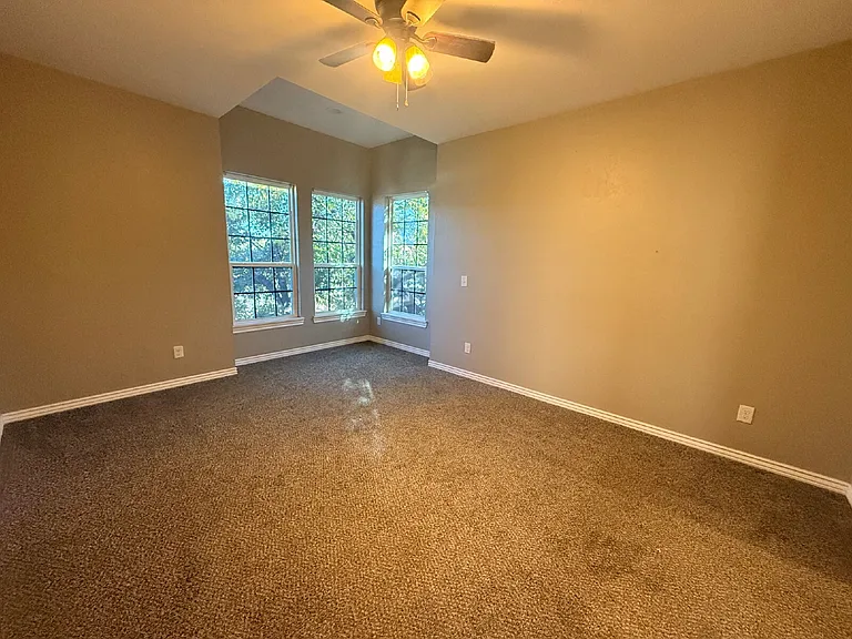 2225 N Gatewood Ave #C — Photo 6