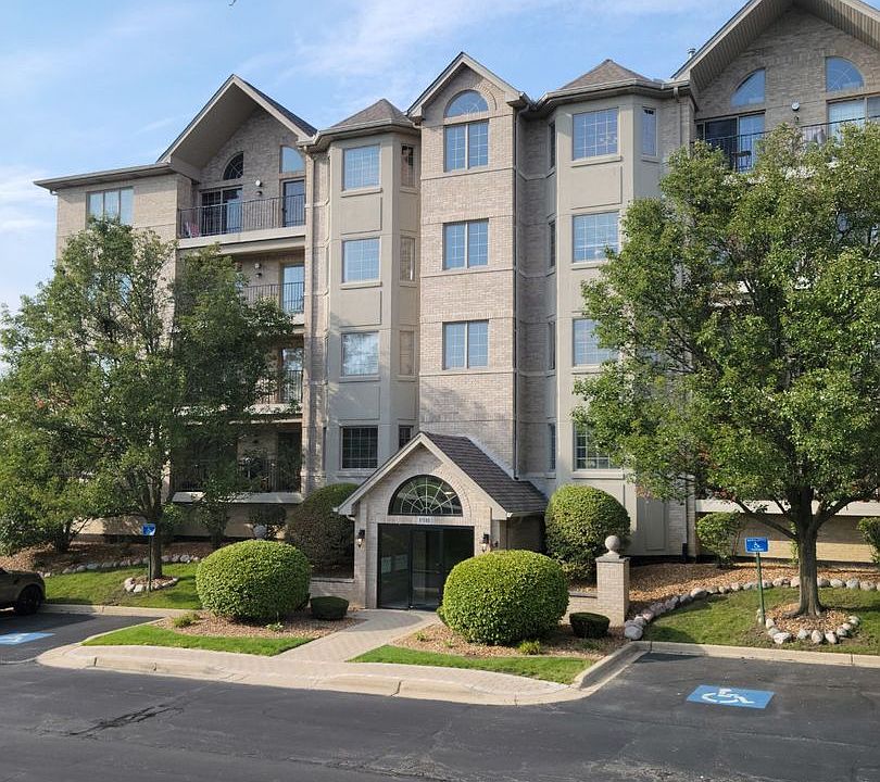 1st image of 11910 Windemere Ct #204