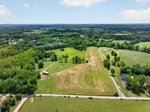 6310 Thomas Twin Oak Rd, Baxter, TN 38544